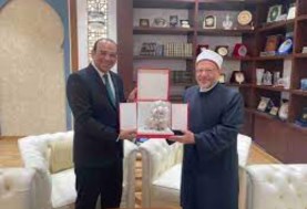 وزير الشئون الدينية التونسي خلال لقائه مع المفتي