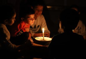 الظلام يخيم على غزة 