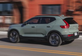 السيارة فولفو "XC40" الجديدة 2024 