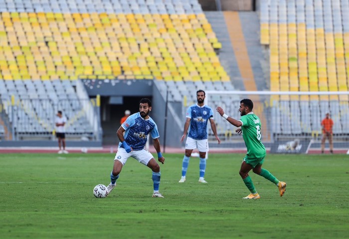 مهند لاشين لاعب وسط نادي بيراميدز