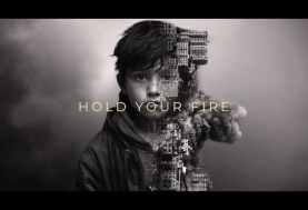 أغنية Hold your fire