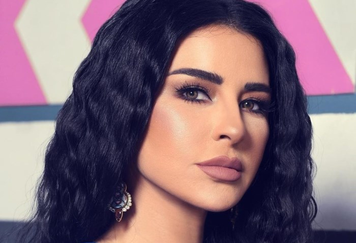 الفنانة ماجي بو غصن