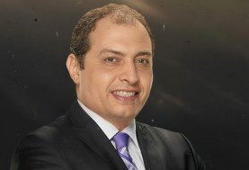 الدكتور عمرو عبد الحق رئيس نادي النصر