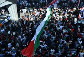مسيرة لدعم الشعب الفلسطيني