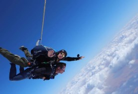 القفز بلمظلات skydiving  