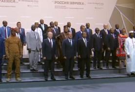 صورة تذكارية على هامش القمة الروسية الإفريقية