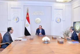 الرئيس السيسي يجتمع مع رئيس الوزراء ووزير الاتصالات