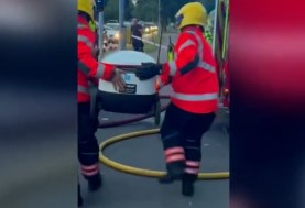 رجال الإطفاء ينقذون الروبوتات