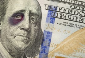 صدمات وتحديات تواجة الدولار