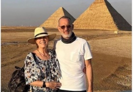 توم هانكس وزوجته في مصر