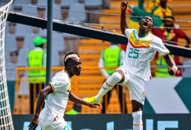 لاعبو المنتخب السنغالي 