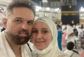 محمد محمود عبدالعزيز وزوجته