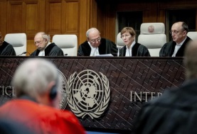 رئيسة محكمة العدل الدولية القاضية جوان دونوغو