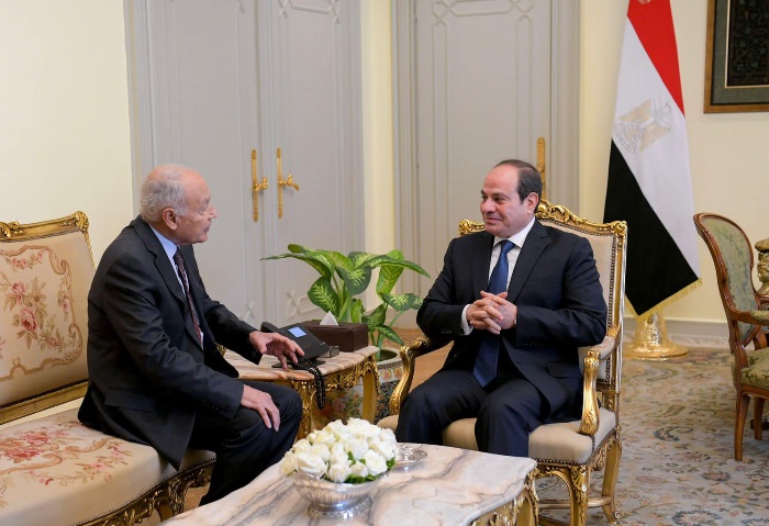الرئيس السيسي خلال لقاءة مع الأمين العام لجامعة الدول العربية 