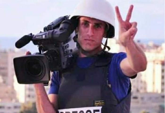 الصحفى الفلسطيني "عامر أبو عمرو"