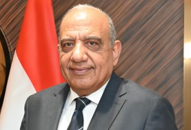 محمود عصمت وزير الكهرباء 