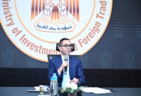 المهندس حسن الخطيب، وزير الاستثمار والتجارة الخارجية أثناء اللقاء 