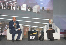 رشا عبد العال رئيس مصلحة الضرائب خلال المؤتمر