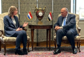 وزير الخارجية المصري ونظيرته الهولندية