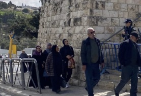 قوات الإحتلال الإسرائيلي تمنع المصليين من الوصول للمسجد الأقصى