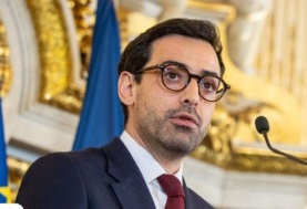وزير الخارجية الفرنسي ستيفان سيجورنيه
