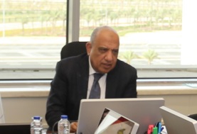 الدكتور محمود عصمت وزير قطاع الأعمال العام 