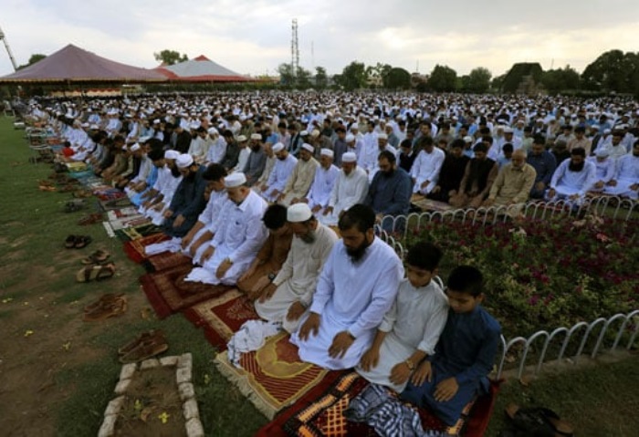 الاحتفال بالعيد في باكستان