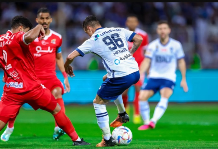 الهلال والفتح 