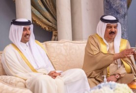 العاهل البحريني الملك حمد بن عيسى آل خليفة والشيخ تميم بن حمد 