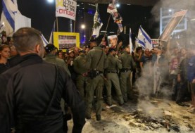 الشرطة الإسرائيلية تنفذ حملة اعتقالات ضد المتظاهرين في تل أبيب