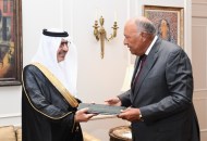 السفير السعودي لدى القاهرة يسلم أوراق اعتماده