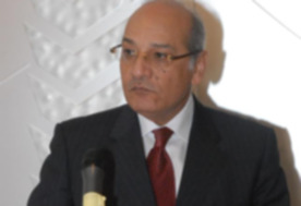 محمود أبو العيون محافظ البنك المركزي الأسبق