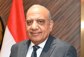 وزير الكهرباء الدكتور محمود عصمت 