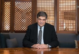 النائب أشرف حاتم رئيس لجنة الشئون الصحية 