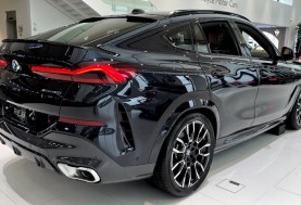  سيارة BMW X6 