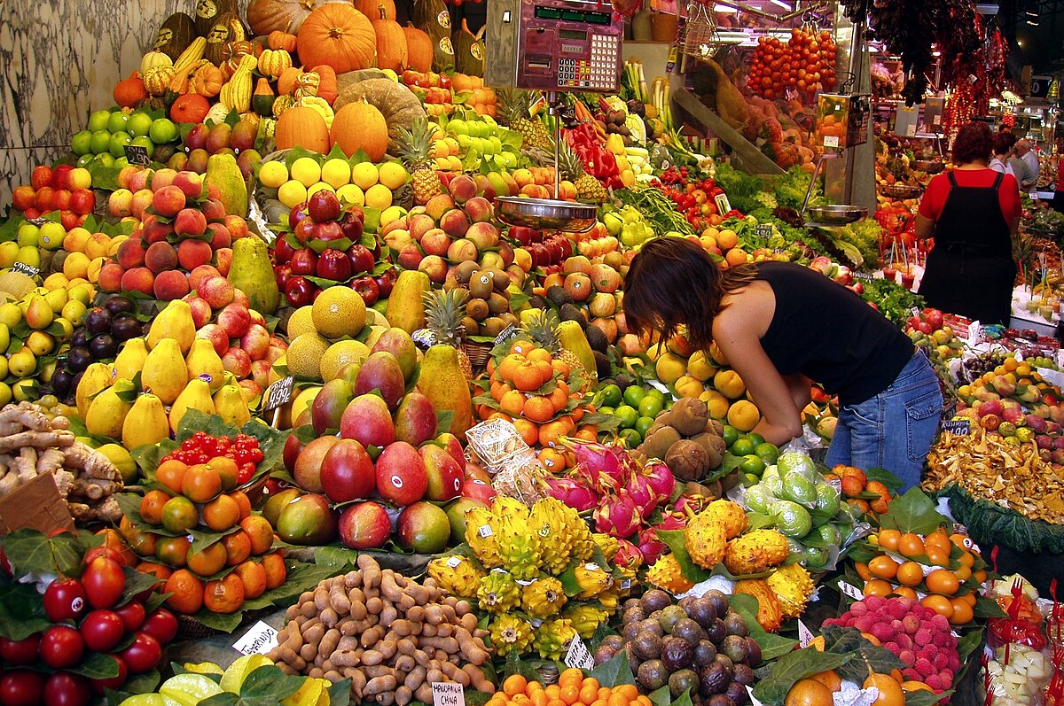 Fruit_Stall_in_Barce_1701_120655.jpg