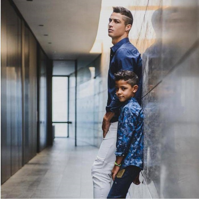 cristiano-et-son-fil_5770_104350.jpg