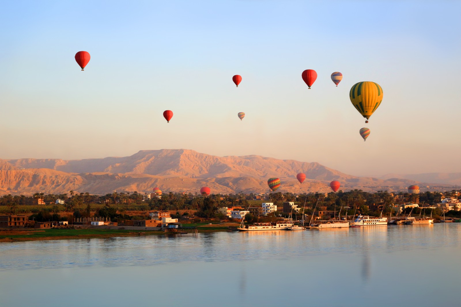 Hot-air-balloons-160_1701_025703.jpg