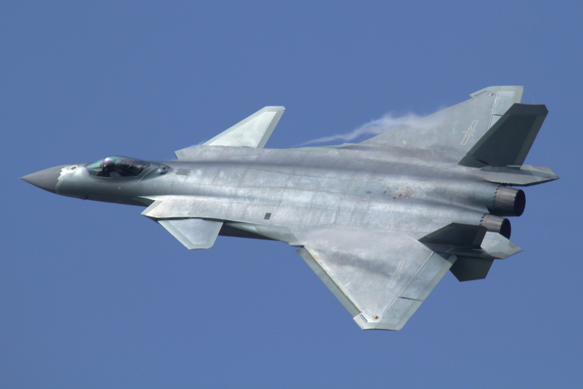 J-20_at_Airshow_Chin_1710_122335.jpg